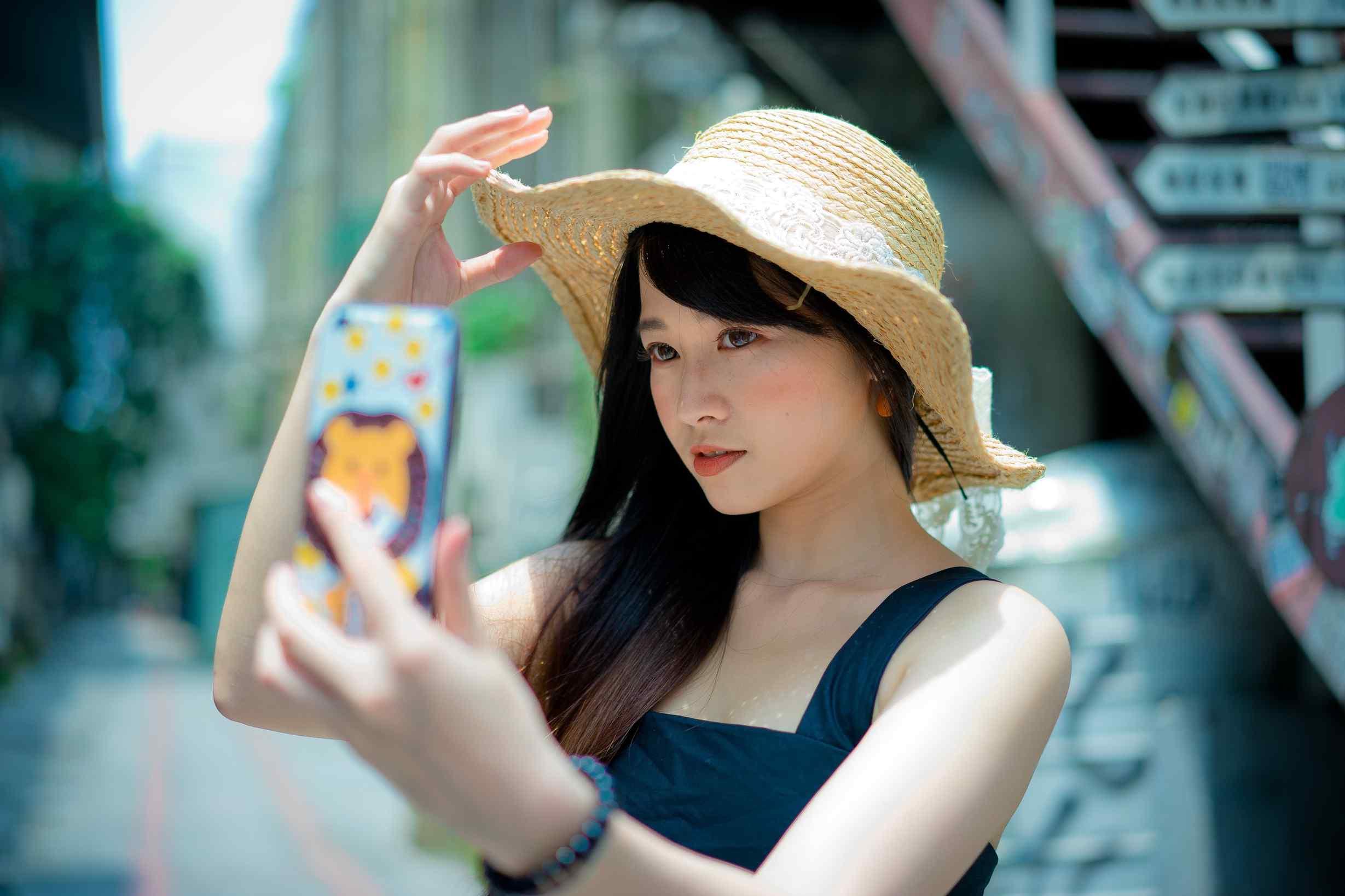 Rekomendasi Smartphone Paling Oke Untuk Selfie yang Lebih Glowing