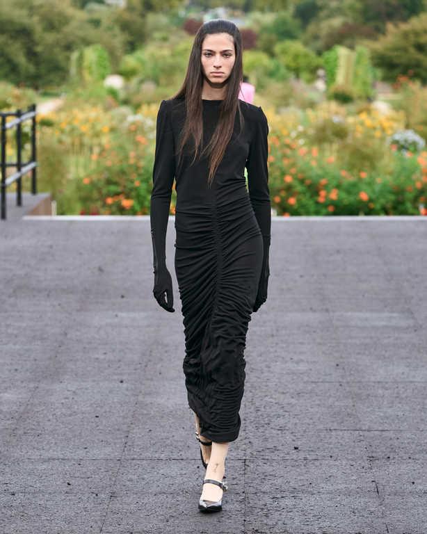 A Fascinating Piece of Givenchy Spring/Summer 2023 Women’s Ready-To-Wear
