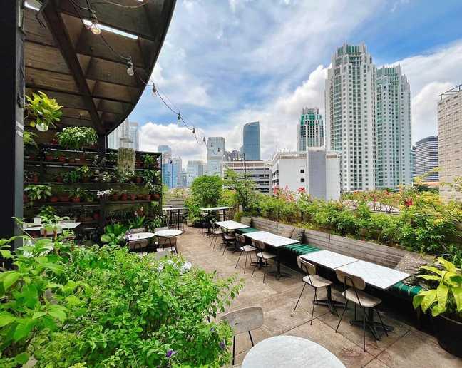 6 Kafe Rooftop di Jakarta yang Bisa Kamu Datengin Buat Dinner