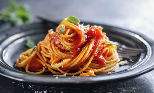 5 Resep Spaghetti Enak untuk Makan Malam, No Ribet!