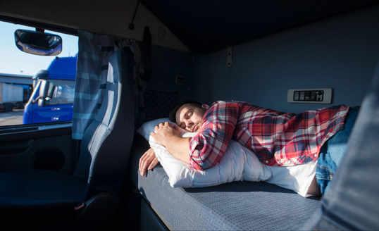 Pertama Kali Mudik Pakai Sleeper Bus? Ini Hal yang Perlu Kamu Perhatikan
