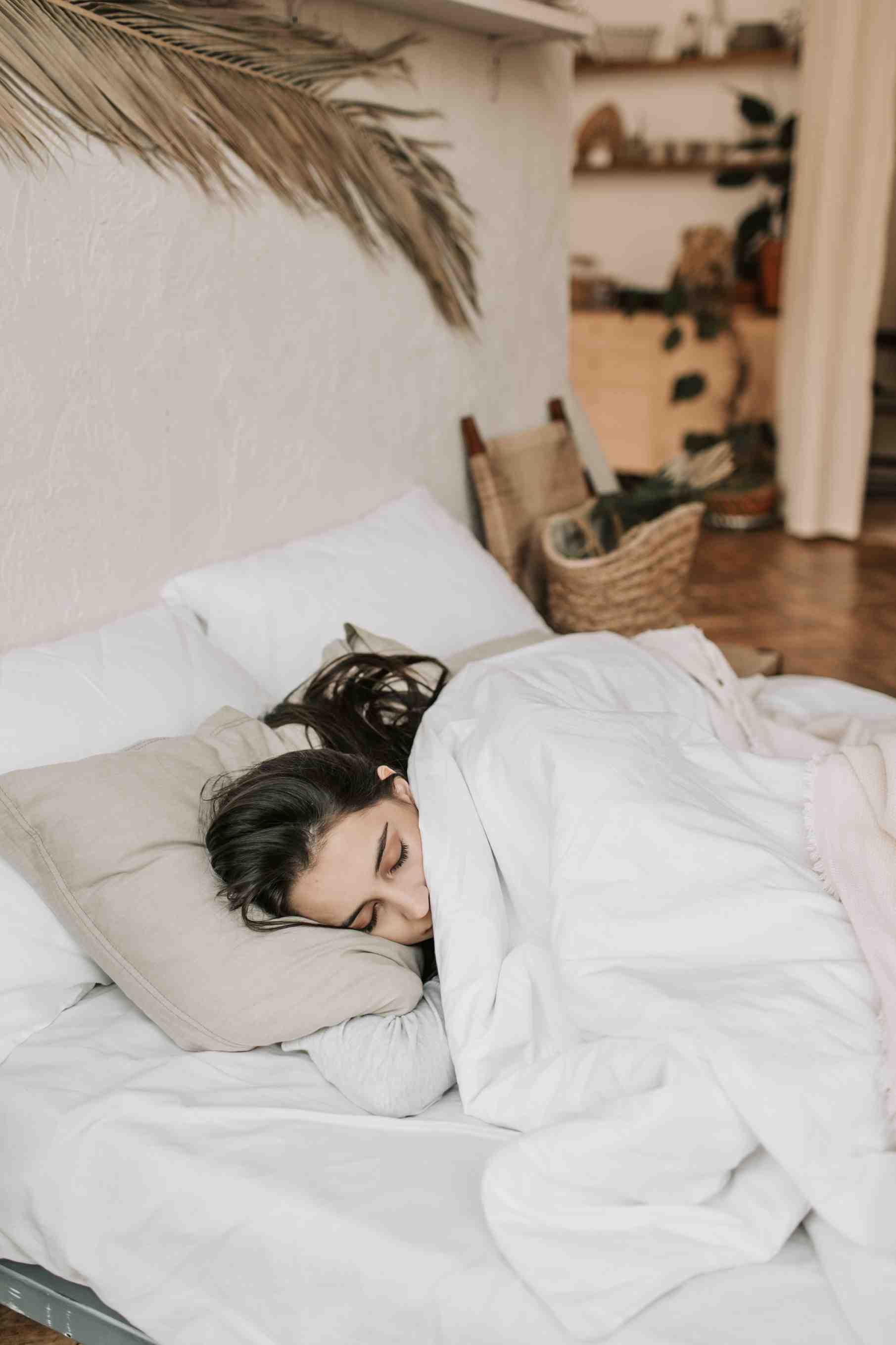 8 Produk Esensial Yang Buat Kamu Tidur Lebih Nyenyak