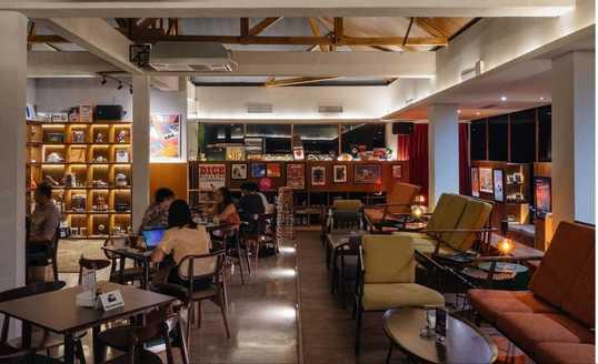 Houma Gunawarman, Cafe yang Cocok Buat Kaum Introvert
